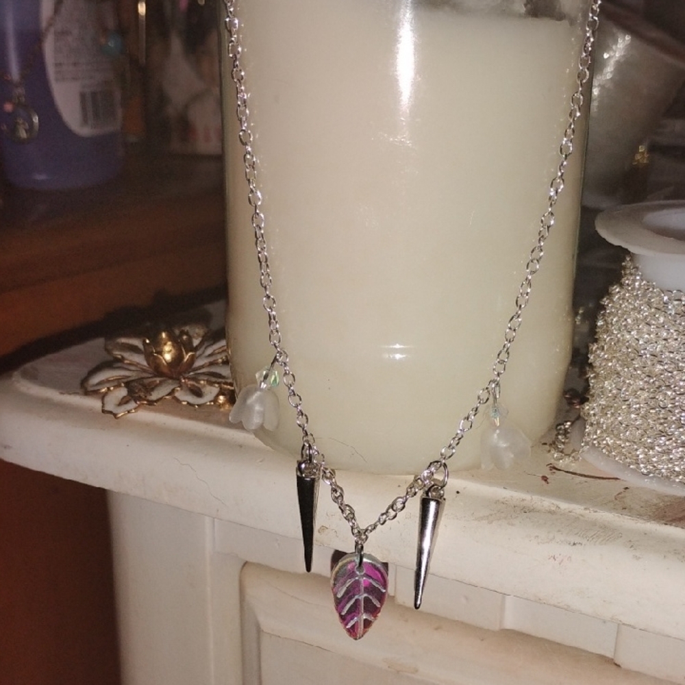 Silver Toned Chain With Iridescent Leaf Pendant Necklace